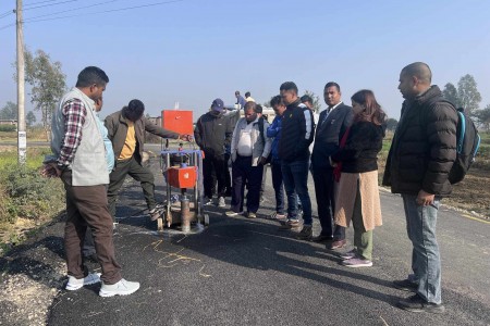 कोहलपुरमा कमसल कालोपत्रे उप्काइयो, बन्यो नयाँ असफाल्ट पिच